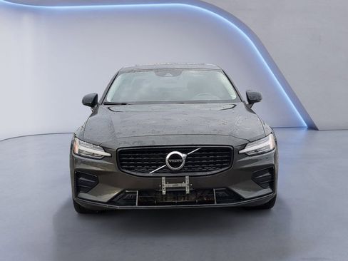 Used 2022 Volvo S60 B5 Momentum image 8