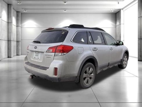 Used 2010 Subaru Outback 3.6R Limited image 7