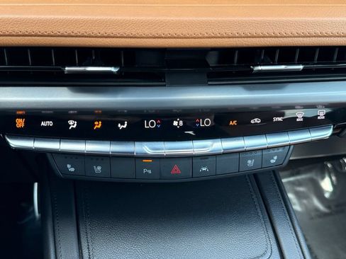 Used 2024 Cadillac XT4 Sport AWD/4WD image 18