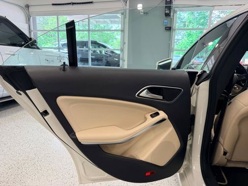Used 2018 Mercedes-Benz CLA 250 image 21