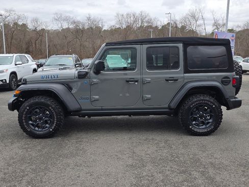 Certified 2023 Jeep Wrangler Unlimited w/ Cold Weather Group image 13