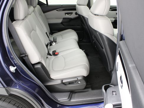 Used 2025 Honda Pilot Touring image 38