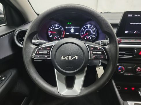 Used 2024 Kia Forte LXS w/ LXS Technology Package image 17