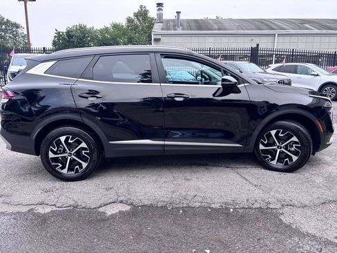 Used 2024 Kia Sportage EX AWD/4WD image 9