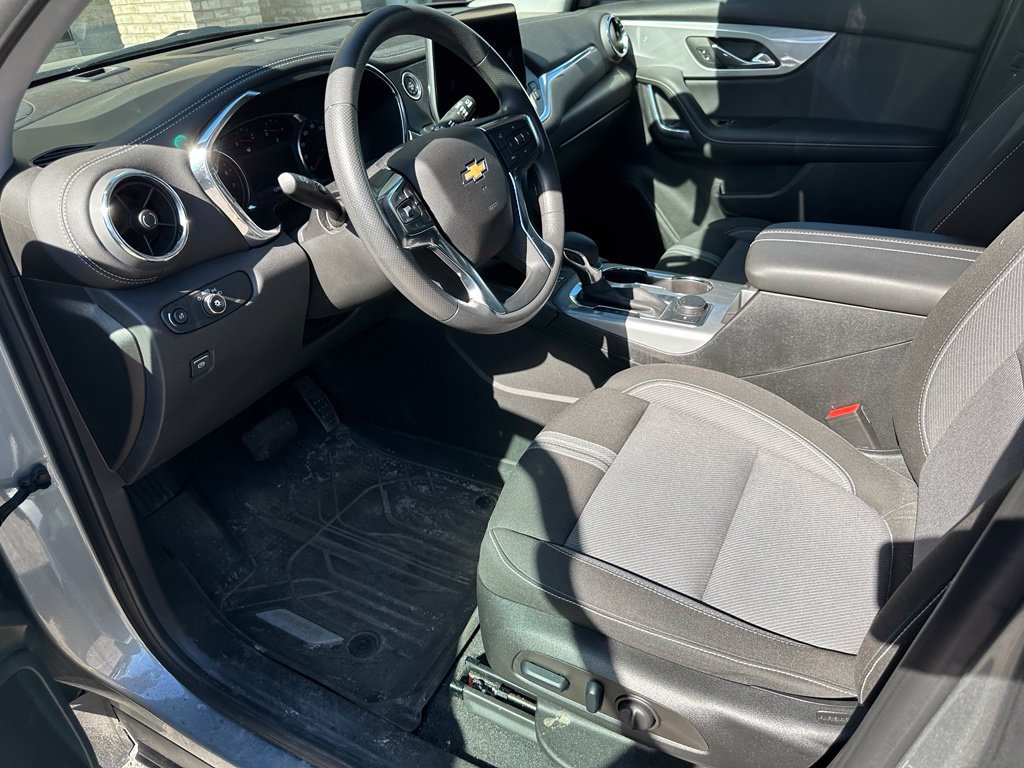 Used 2024 Chevrolet Blazer LT w/ Convenience Package FWD image 8