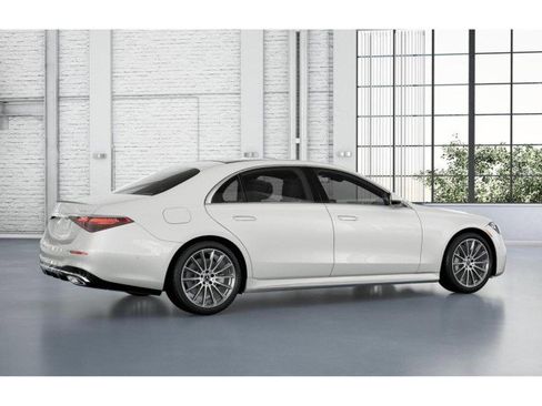 Certified 2022 Mercedes-Benz S 500 4MATIC w/ AMG Line Package image 30
