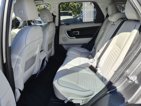Used 2017 Land Rover Discovery Sport HSE image 34