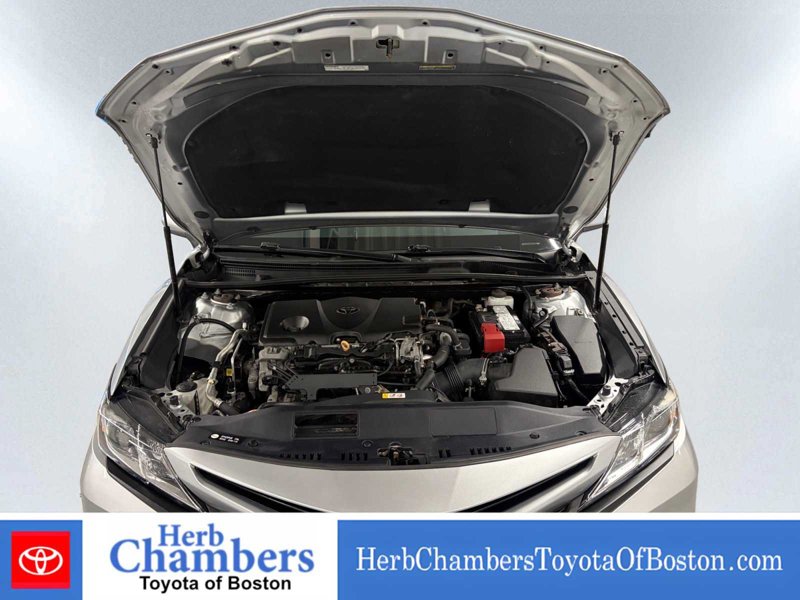 Used 2020 Toyota Camry SE FWD image 8