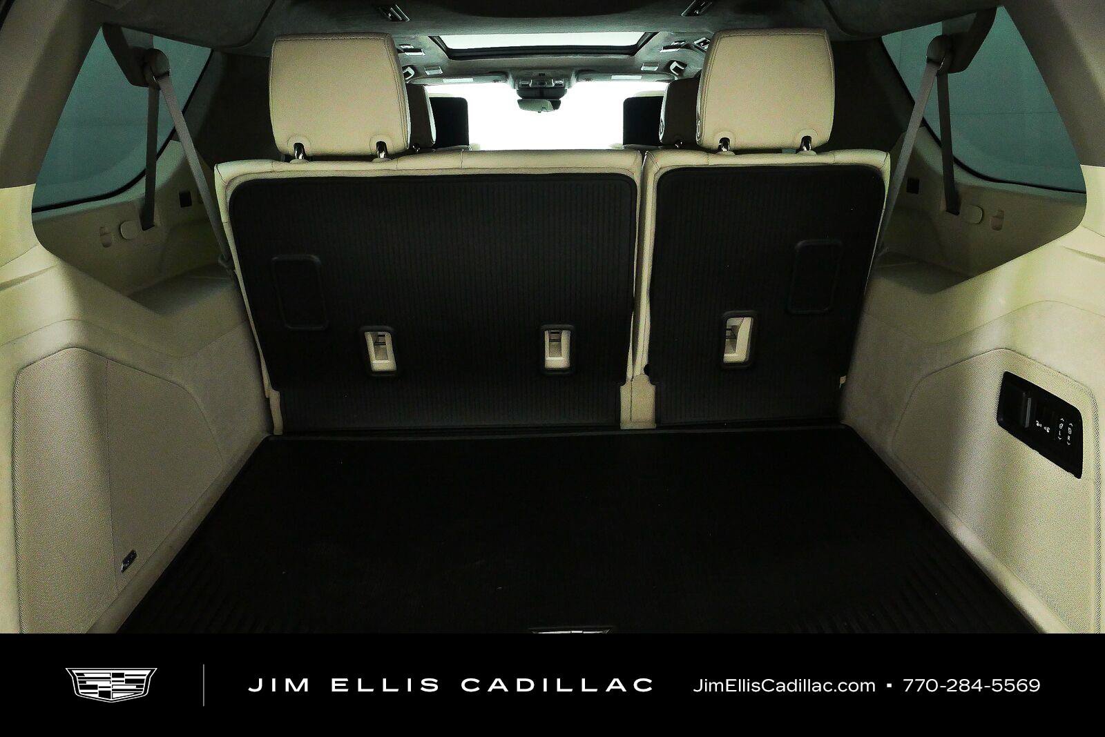 Used 2023 Cadillac Escalade ESV Sport Platinum w/ LPO, ONYX Package AWD/4WD image 28