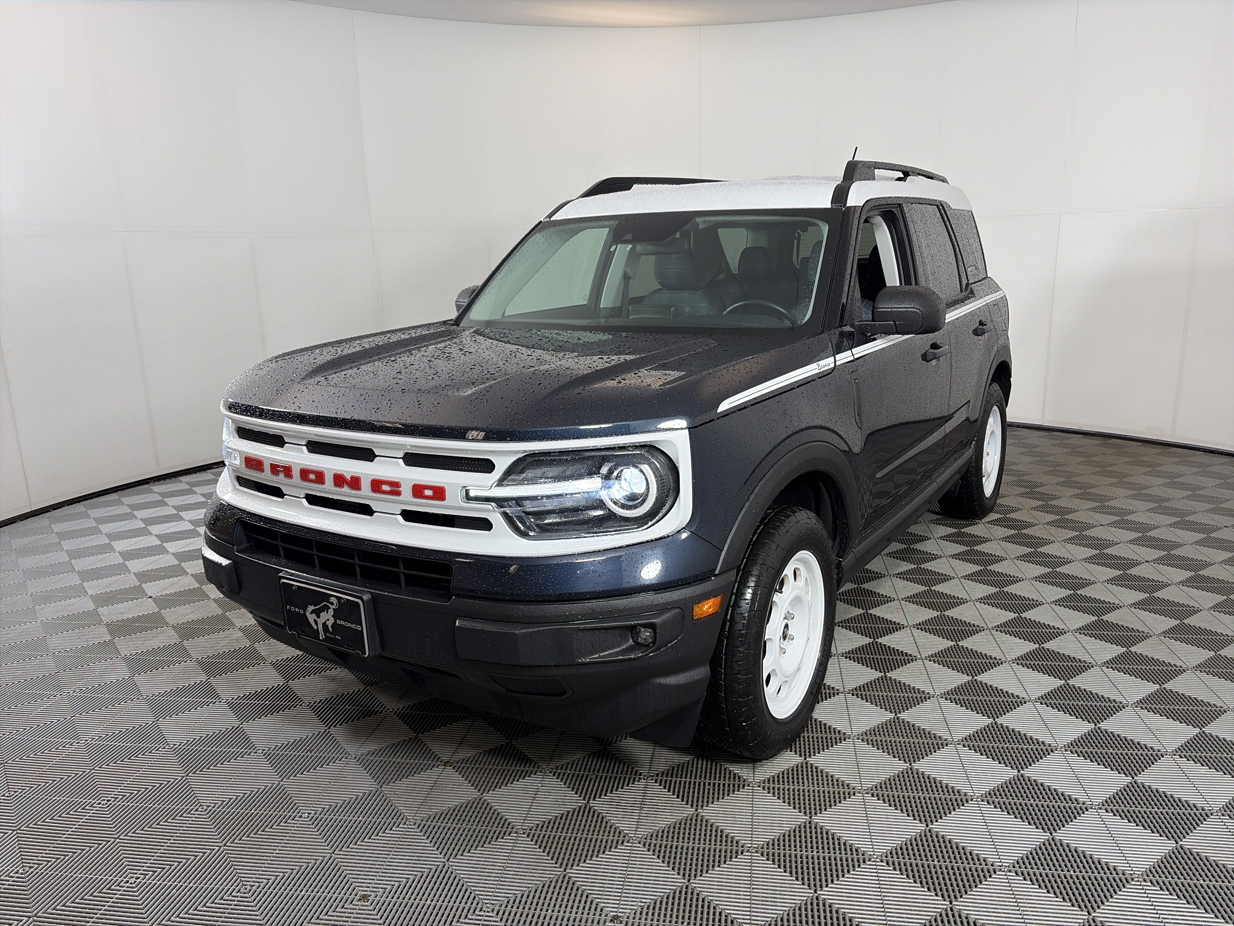 Used 2023 Ford Bronco Sport Heritage w/ Heritage Convenience Package AWD/4WD image 2