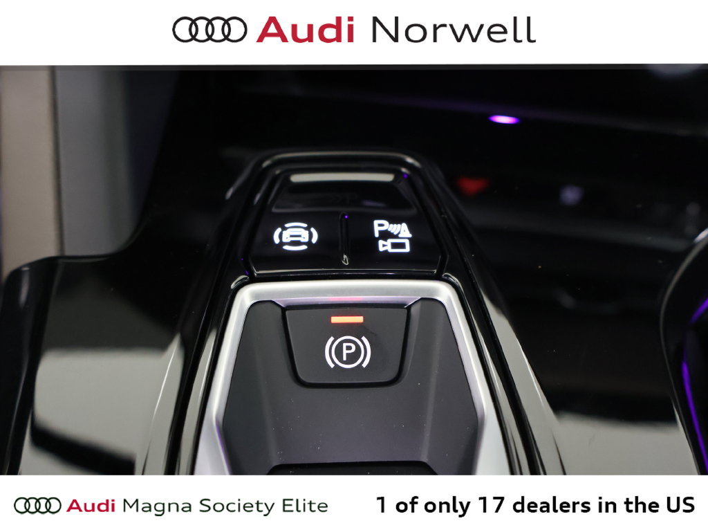 Used 2025 Audi Q5 Premium Plus w/ Premium Plus AWD/4WD image 5