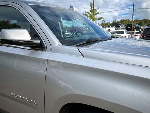 Used 2017 GMC Yukon XL SLT w/ Open Road Package image 16