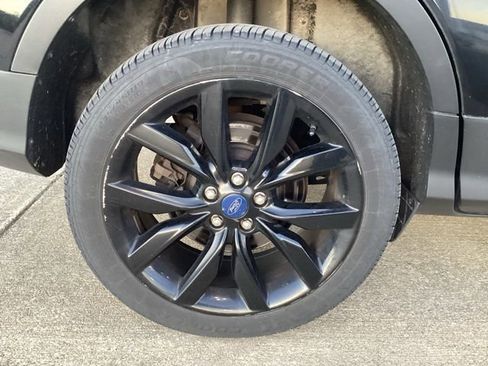 Used 2017 Ford Escape SE w/ SE Sport Appearance Package AWD/4WD image 7
