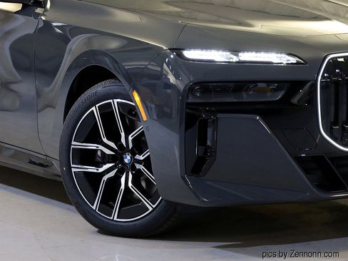 Used 2026 BMW 750e xDrive w/ Executive Package image 3