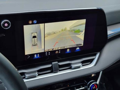 Used 2025 Chevrolet Equinox LT w/ Convenience Package II FWD image 25