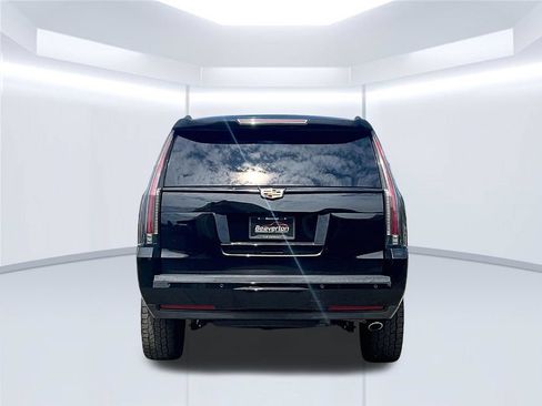 Used 2019 Cadillac Escalade Platinum AWD/4WD image 6
