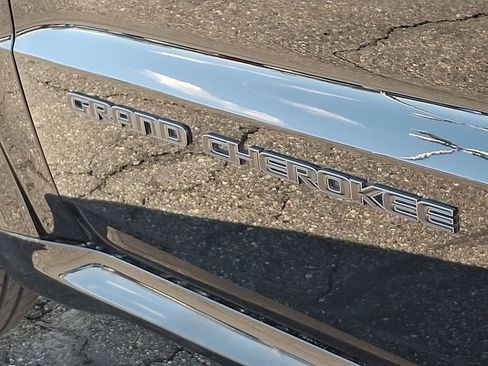 Used 2021 Jeep Grand Cherokee High Altitude image 30