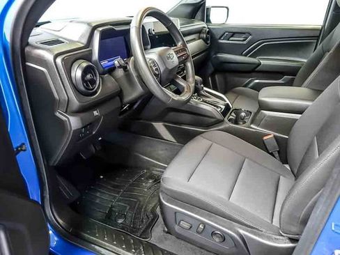 Certified 2024 Chevrolet Colorado Trail Boss w/ Technology Package AWD/4WD image 13