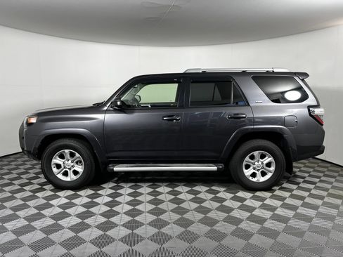 Used 2016 Toyota 4Runner SR5 RWD image 8