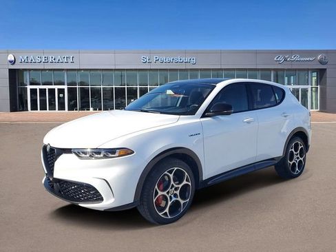 New 2025 Alfa Romeo Tonale Veloce w/ Premium Package image 2