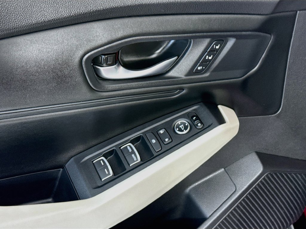 Certified 2025 Honda Accord EX-L image 23