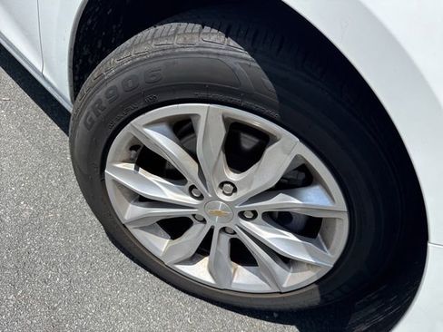 Used 2024 Chevrolet Malibu LT FWD image 9