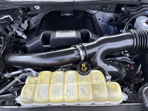 Used 2019 Ford F150 Lariat w/ Equipment Group 502A Luxury image 9