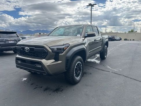 New 2025 Toyota Tacoma TRD Off-Road image 2