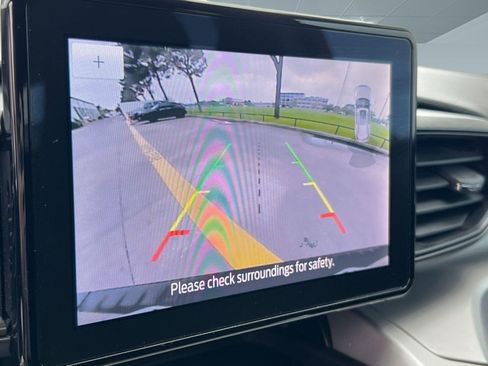 Used 2022 Ford Explorer XLT image 25