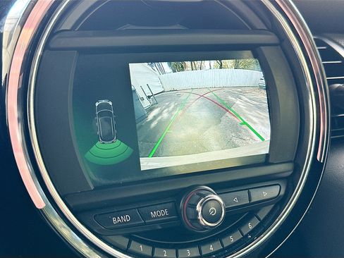 Used 2020 MINI Cooper 4-Door Hardtop w/ Storage Package image 13