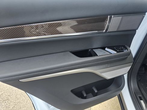 New 2026 Cadillac Vistiq Premium Luxury AWD/4WD image 15