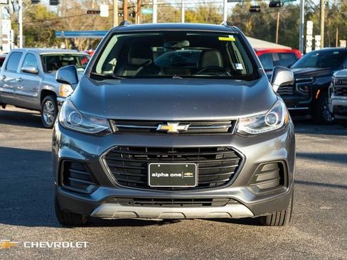 Used 2020 Chevrolet Trax LT w/ Driver Confidence Package image 2