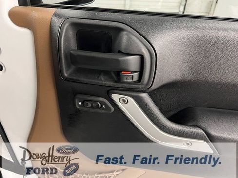 Used 2014 Jeep Wrangler Unlimited Sahara w/ Dual Top Group image 36