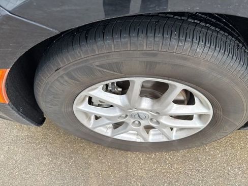 Used 2024 Chrysler Pacifica Touring-L image 36