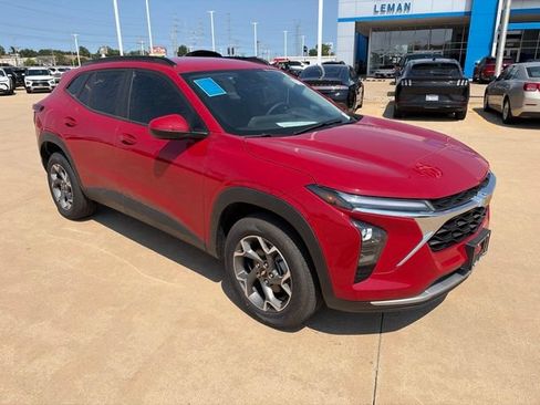 Used 2026 Chevrolet Trax LT w/ Driver Confidence Package FWD image 10