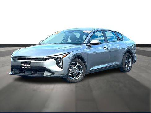 Used 2025 Kia K4 FWD image 1