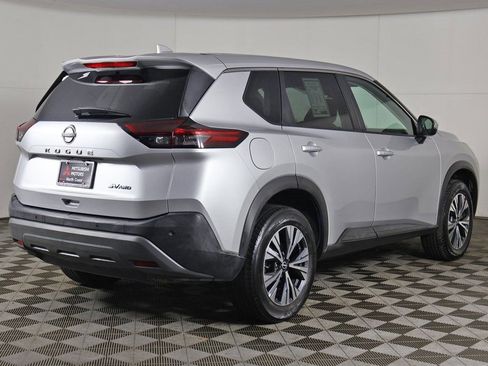 Used 2022 Nissan Rogue SV image 8