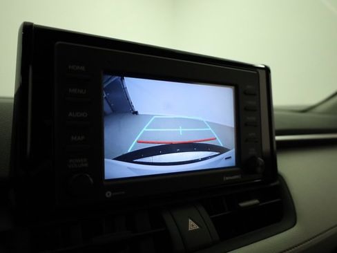 Used 2020 Toyota RAV4 XLE image 18