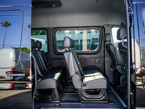 Used 2024 Mercedes-Benz Sprinter 2500 image 16