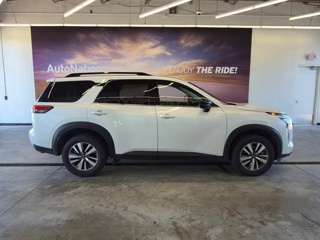 Used 2026 Nissan Pathfinder SL FWD image 4