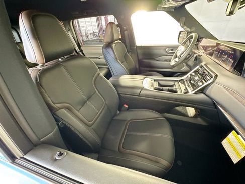 New 2026 Nissan Armada SL w/ Captain's Chari Seat Package AWD/4WD image 27