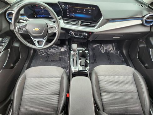 Certified 2024 Chevrolet Trax LT w/ Sunroof Package image 26