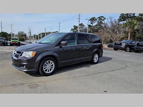 Used 2019 Dodge Grand Caravan SXT image 39
