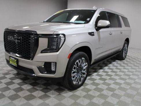 Used 2023 GMC Yukon XL Denali Ultimate w/ LPO, Floor Liner Package image 8