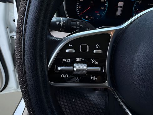 Used 2020 Mercedes-Benz GLC 300 4MATIC image 24