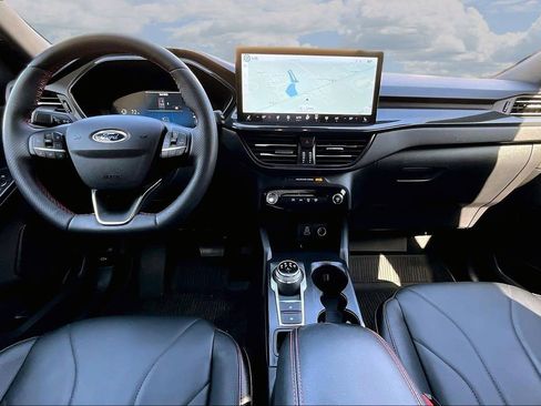 Used 2025 Ford Escape ST-Line Elite w/ Premium Technology Package image 9