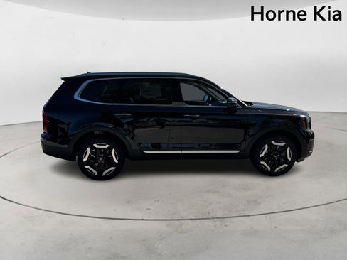 New 2025 Kia Telluride S image 3