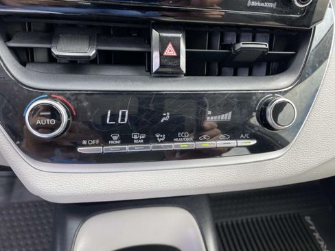 Used 2021 Toyota Corolla LE FWD image 28