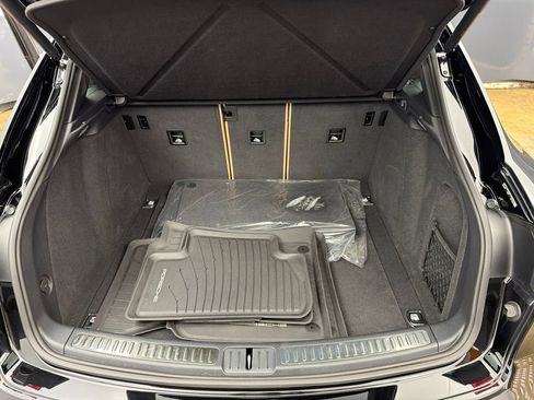 Used 2024 Porsche Macan AWD/4WD image 36