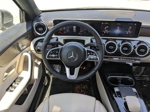 Used 2020 Mercedes-Benz A 220 4MATIC image 16